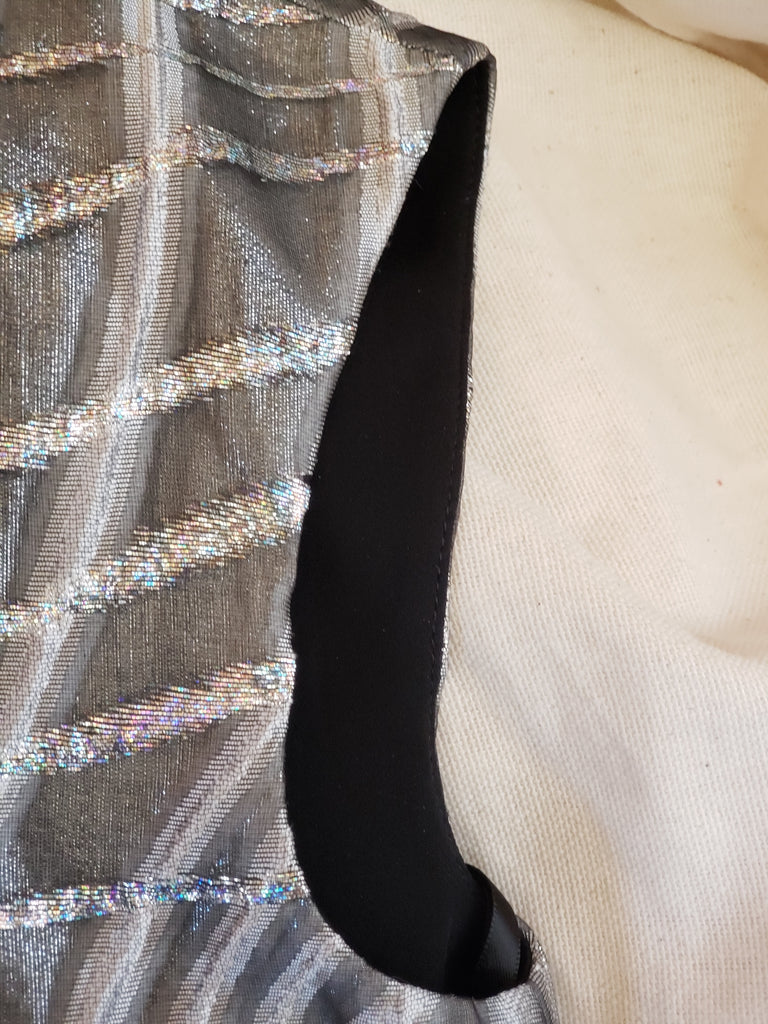 St. John Collection Metallic Silver  Threaded Sleeveless Gown